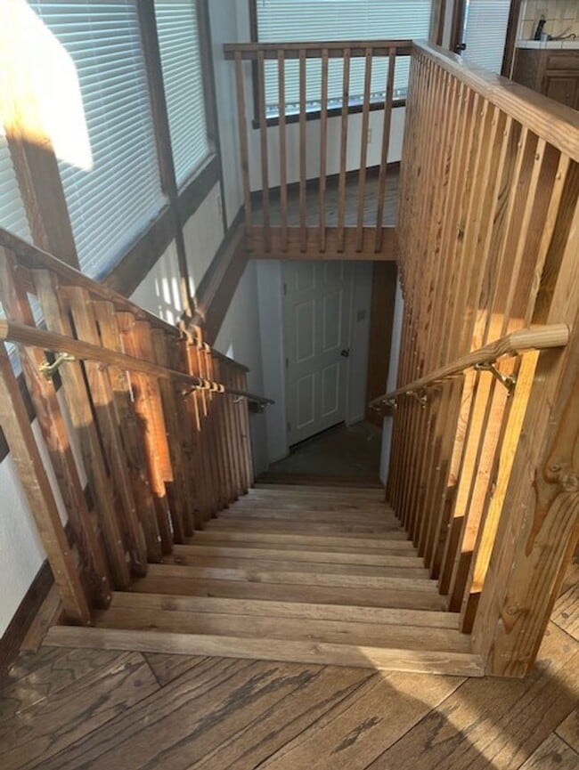 Building Photo - Amazing Mountain Views...