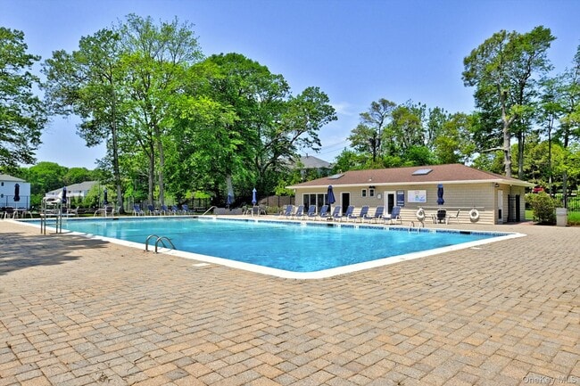Building Photo - 44 Fox Hill Dr