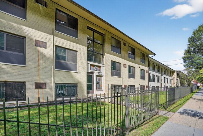 Building Photo - 2025 Move-In Special – $200 Off First Month’s Rent!! Modern 2-Bedroom Apartment with In-Unit Laun...