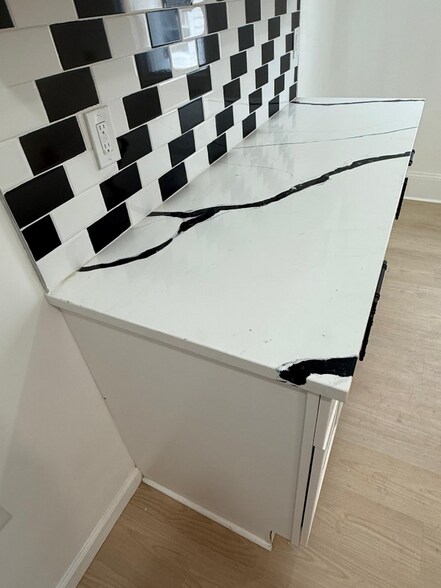 Building Photo - 1447 W 101st St