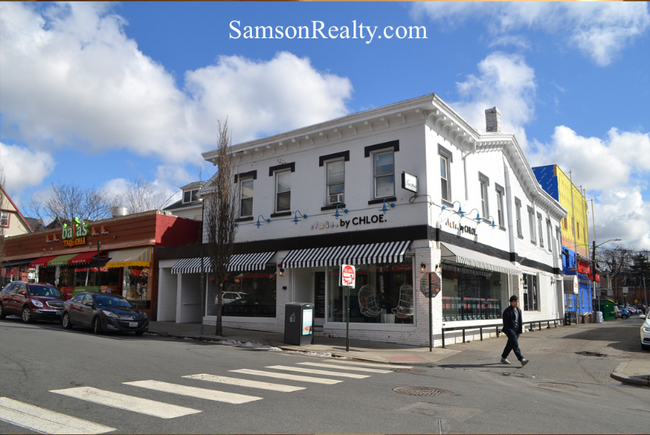 Building Photo - 223 Thayer St