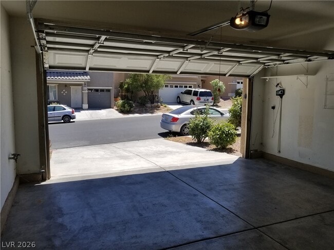 Building Photo - 9524 Cabot Falls Ave