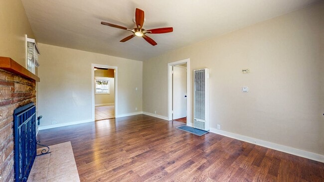 Building Photo - Charming 2 Bedroom 1 Bathroom Single Famil...