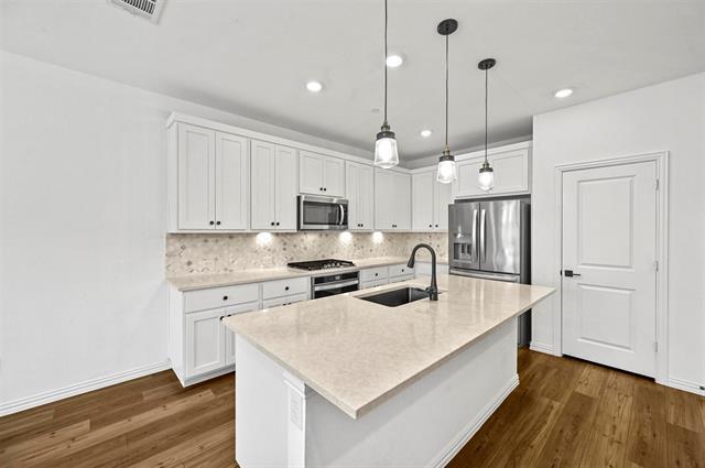 Building Photo - 2226 Adena Spgs Dr