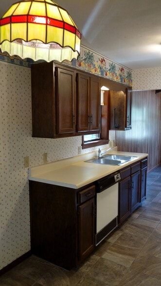 Building Photo - 125 Debra Ln