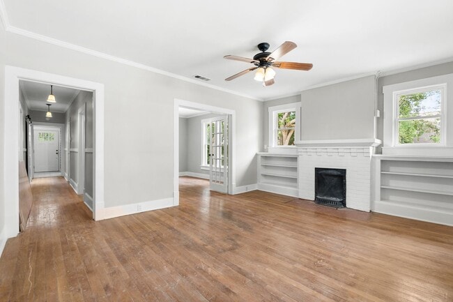 Building Photo - 107 S Mulberry St