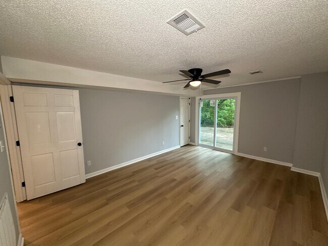 Building Photo - 64 Nebo Dr