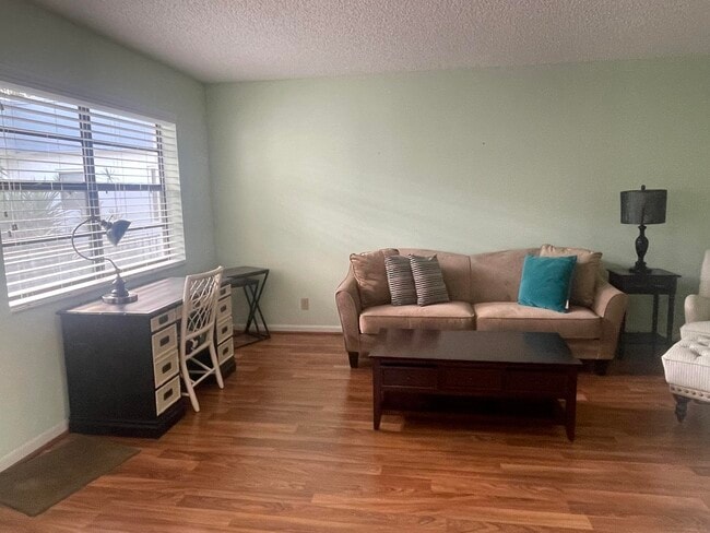 Building Photo - 523 Piedmont K