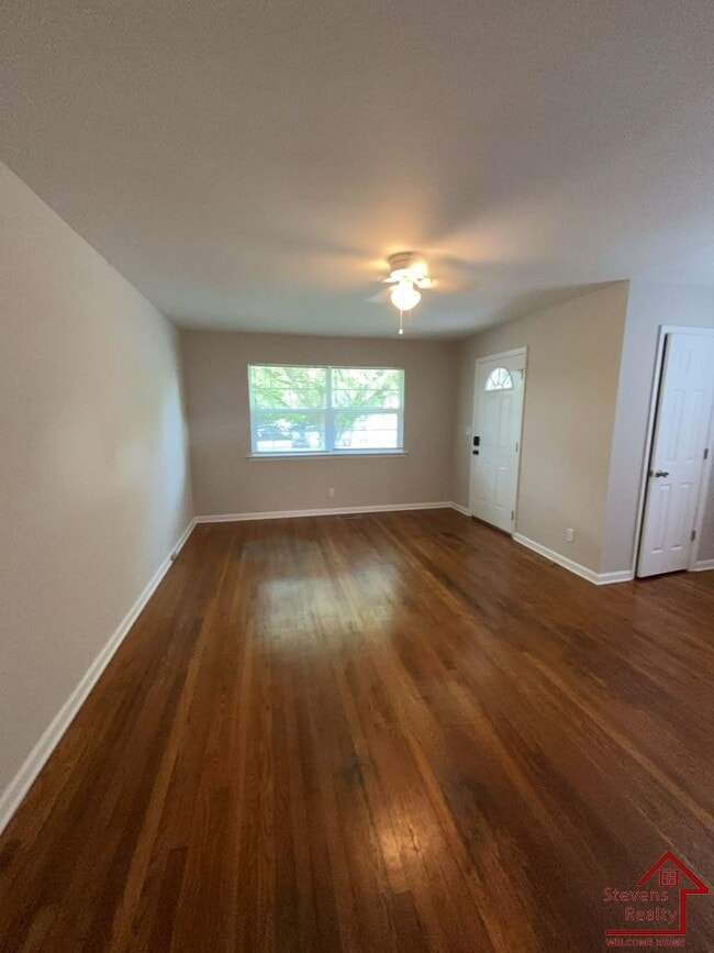 Building Photo - 209 Bermuda Dr