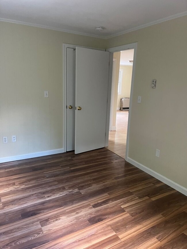 Building Photo - 5 Philbrick Ln