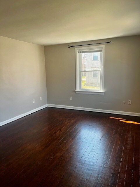 Building Photo - 689 Smith Ave