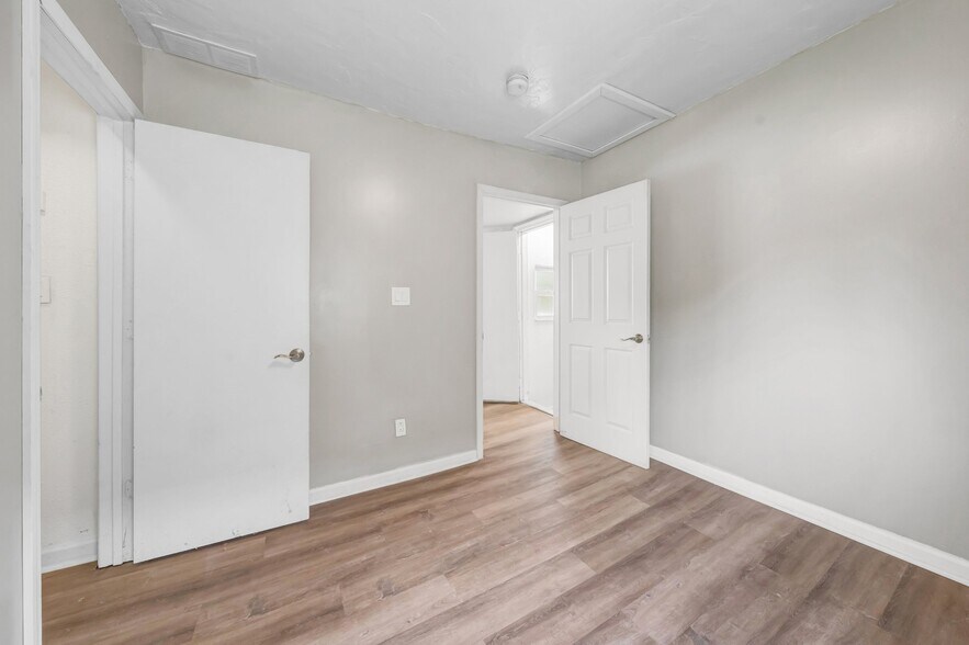 Building Photo - 3449 Wade Ave