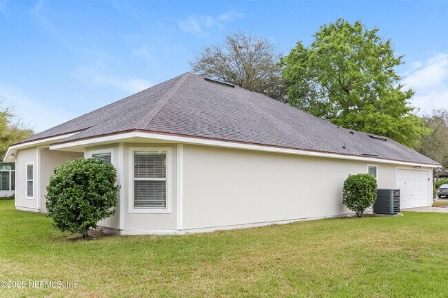 Building Photo - 86016 Cherry Laurel Way