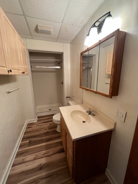 Building Photo - 1220 6th Ave