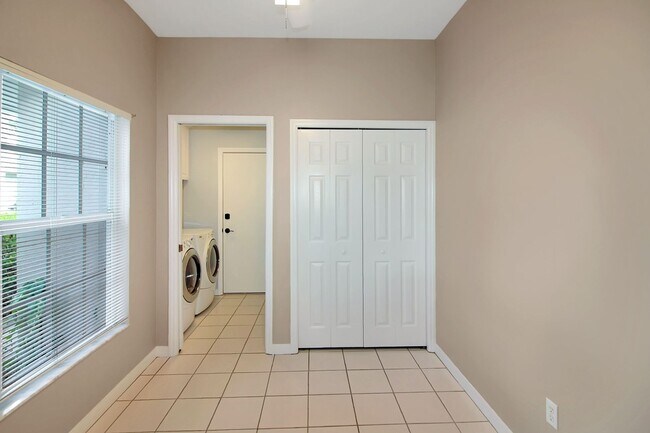 Building Photo - Pelican Pointe Annual Villa for Rent