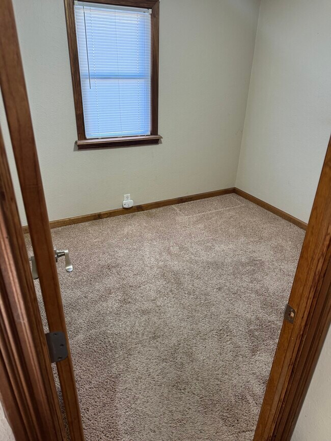 Bedroom 3 - 3900 W 11th St