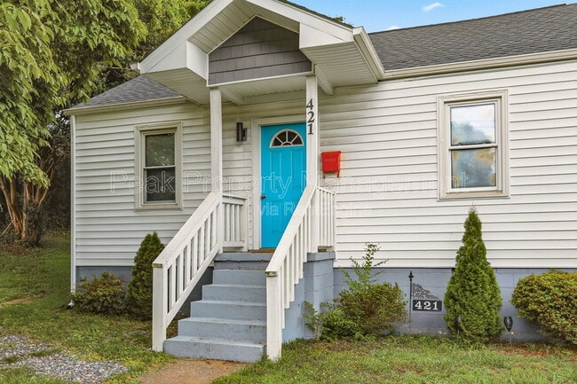 Building Photo - 421 St Luke St
