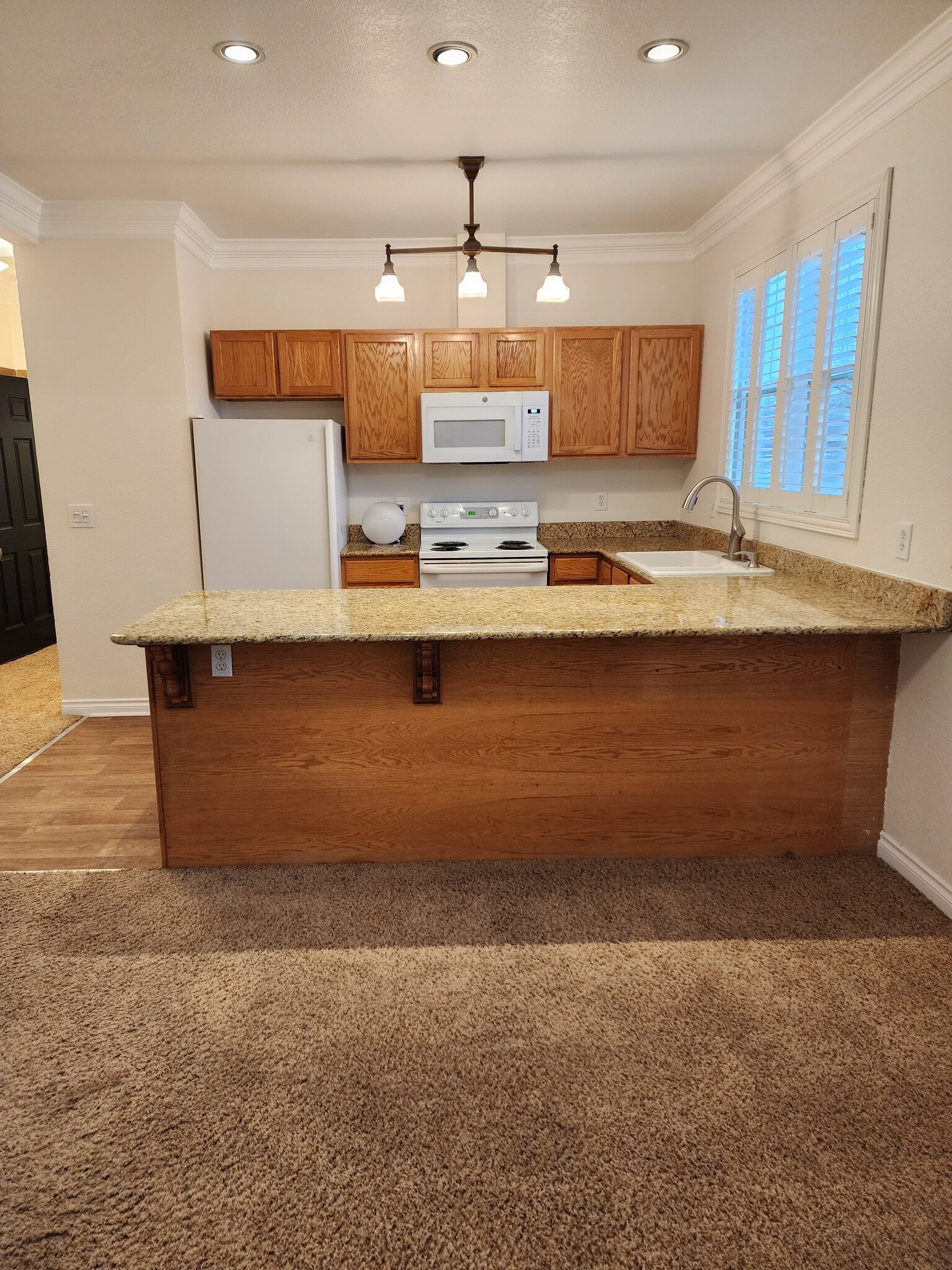 Kitchen & Bar - 707 NE Tillamook St