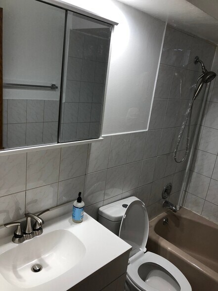 Building Photo - 2327 73rd Ave