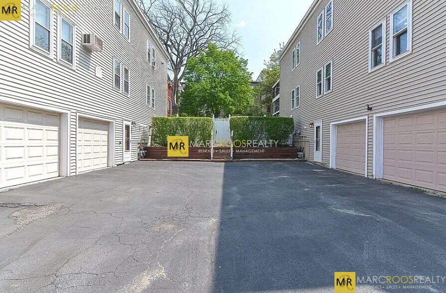 Building Photo - 237 Trenton St