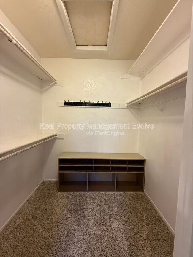 Building Photo - 20831 N 16th Ave