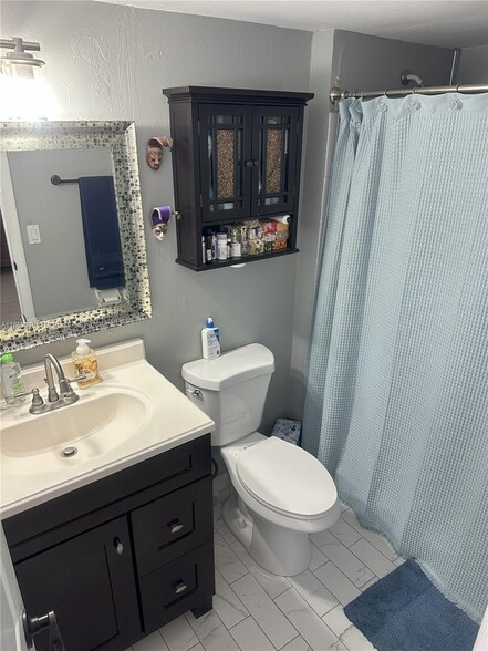 Building Photo - 13707 Kendale Lakes Cir