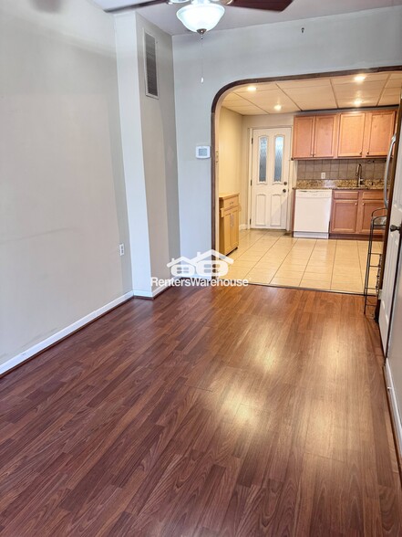 Building Photo - 1516 Clarkson St