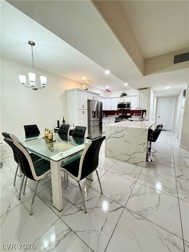 Building Photo - 5655 E Sahara Ave