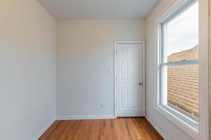 Building Photo - 6239 S Honore St