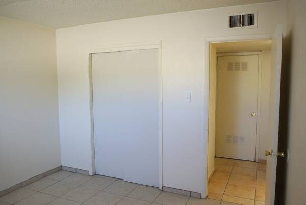 Building Photo - 109 E Brinker Dr