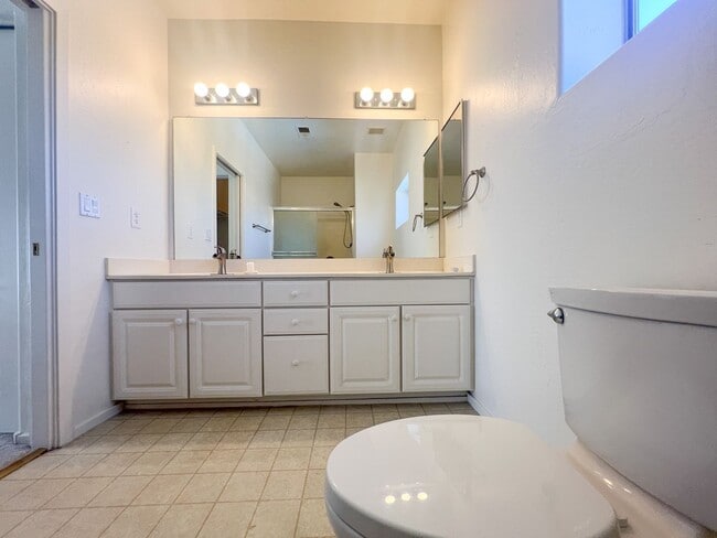 Building Photo - TOWNHOME - COTTONWOOD - Cottonwood Square Commons