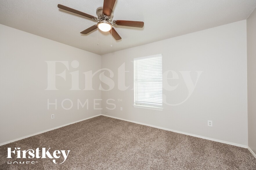 Building Photo - 600 Dayton Rd