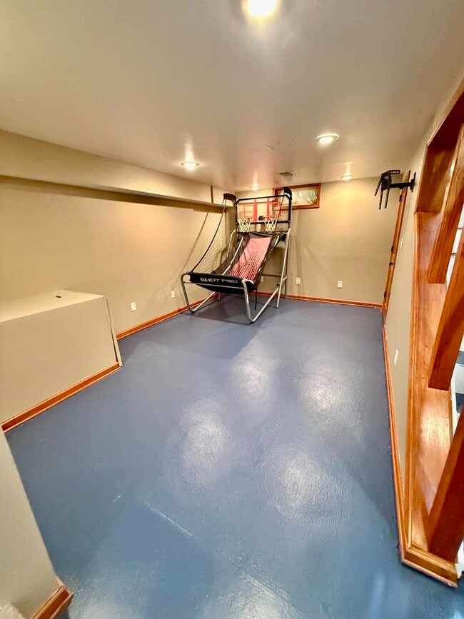 Building Photo - 723 Glendale Ave