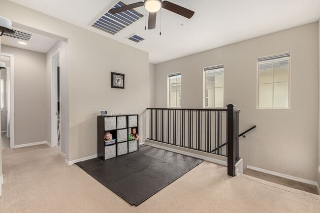 Building Photo - SONORAN FOOTHILLS 4 BEDROOM 2.5 SFH