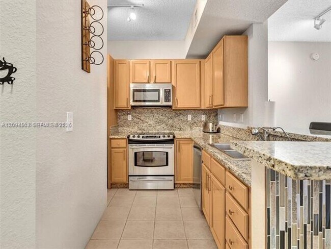 Building Photo - 6001 SW 70th St