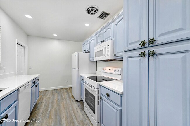 Building Photo - 702 Lund Cir