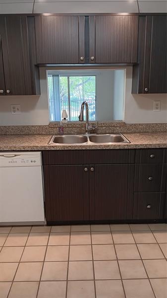 Building Photo - 8735 Ramblewood Dr