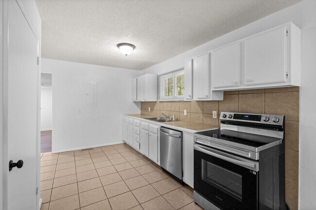 Building Photo - 442 S Monte Vista Ave