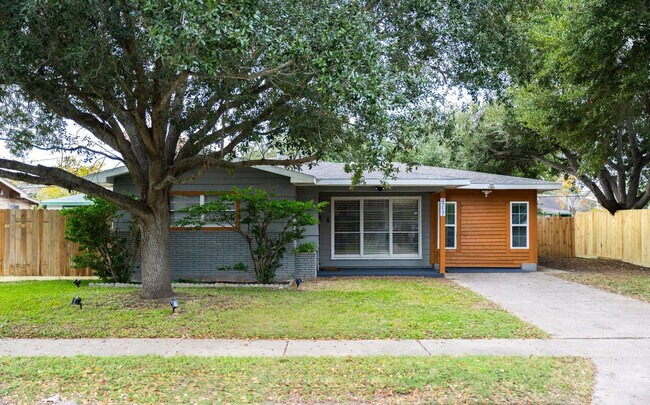 Building Photo - 4717 Edith St