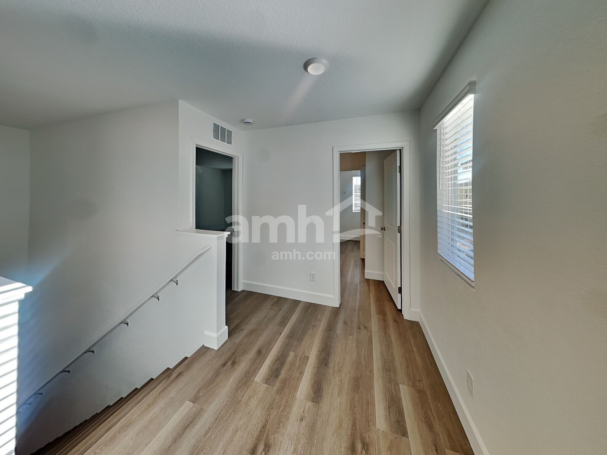 Building Photo - 6440 Marthas Vineyard Ave