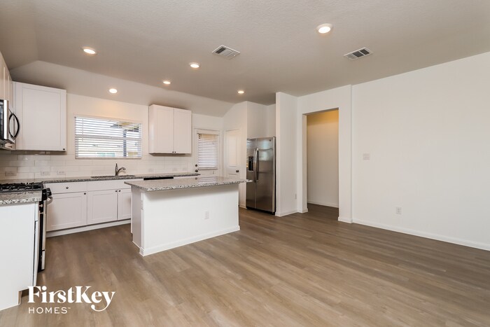 Building Photo - 13027 Rosemary Cove