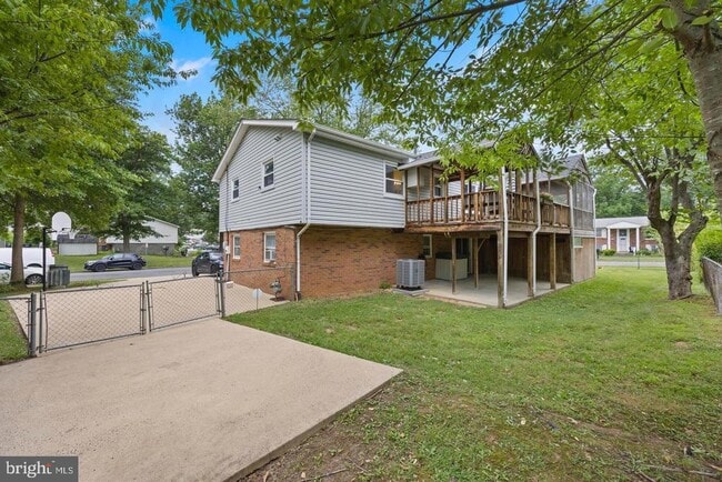 Building Photo - 13501 Kelmont Ct