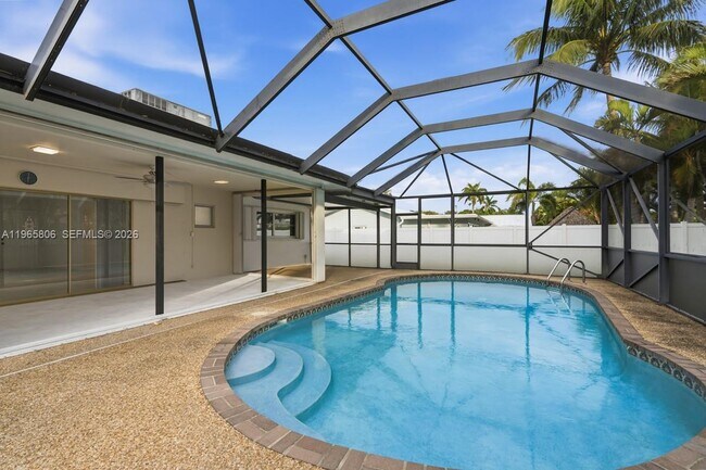 Building Photo - 1260 SW 8th St