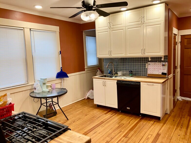 Building Photo - 67 Olcott Ave