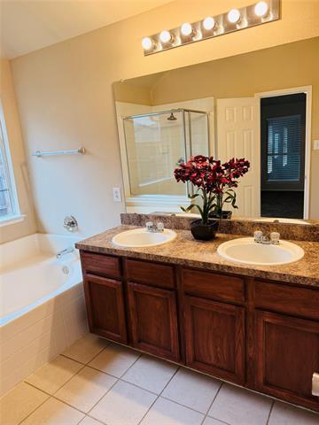 Building Photo - 11956 Kingsville Dr