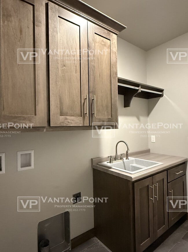 Building Photo - 4866 Prairie School Dr