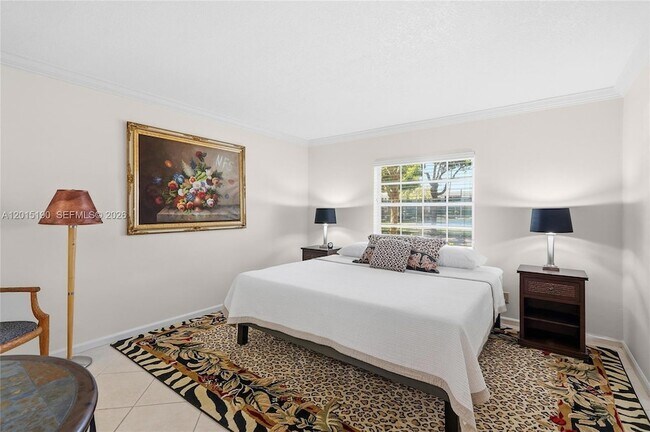 Building Photo - 6273 Bay Club Dr