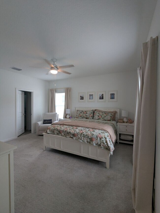 Building Photo - Beautiful newer-construction 4-bedroom, 3-bath home located in Trailhead Landing
