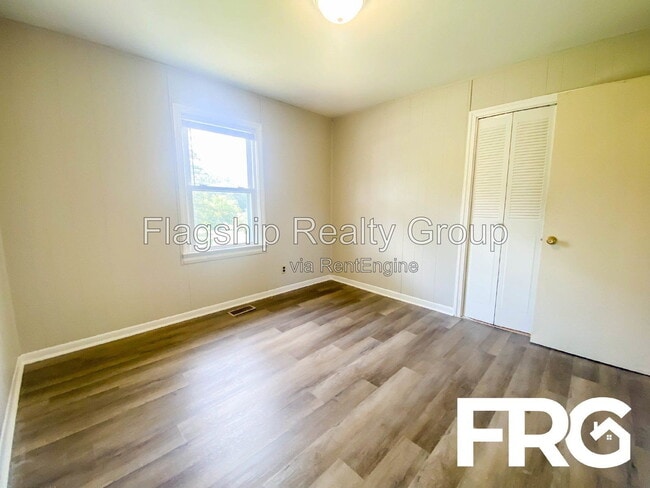 Building Photo - 231 Bunche Dr