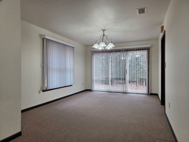 Building Photo - Quiet country rancher on large, secluded lot right at Route 1 and 288